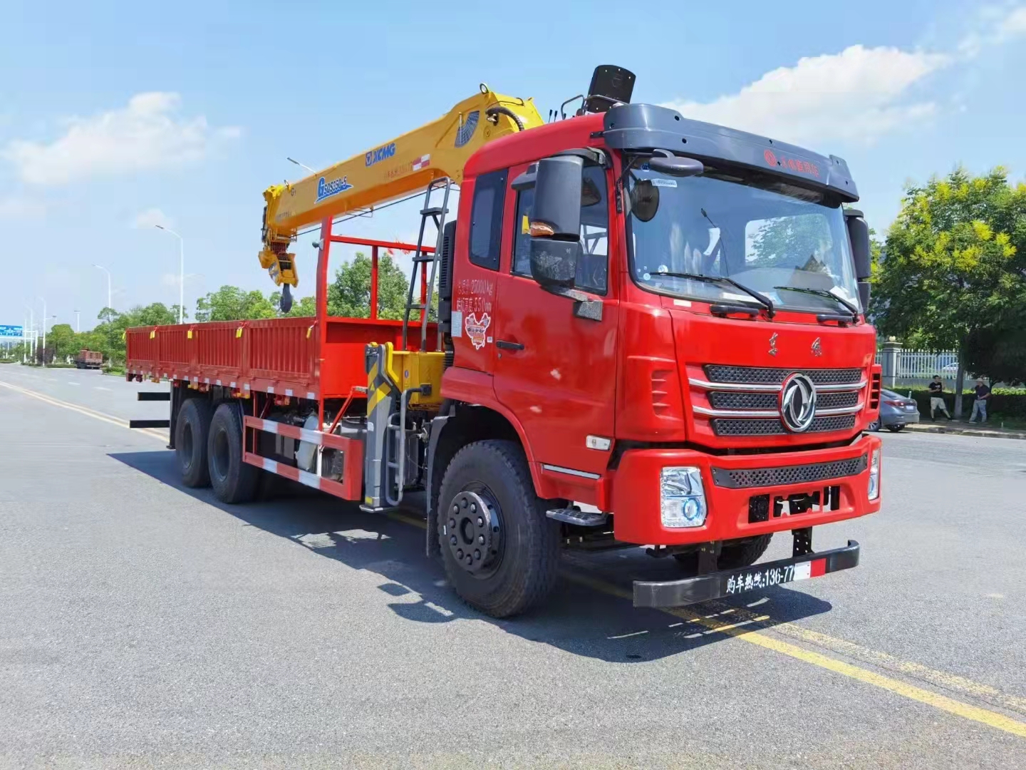 東風(fēng)后八輪短軸距隨車吊